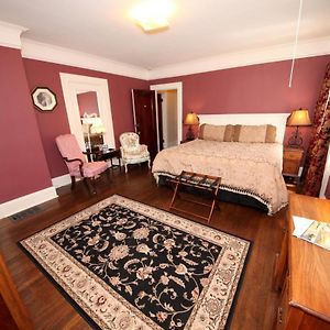 Deluxe King Room Lady Ann